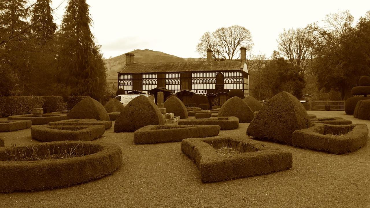 The Hand Hotel Llangollen Exterior foto